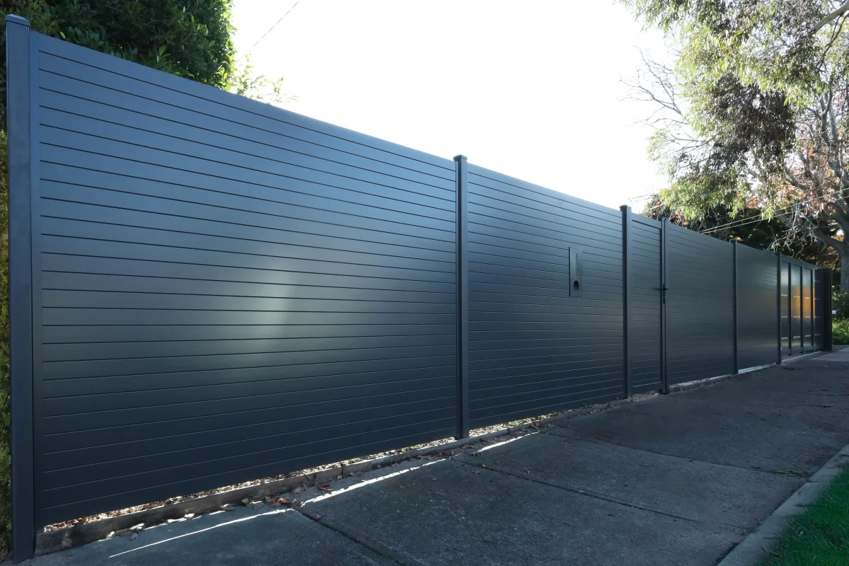 Aluminum Modern fence with Gate 